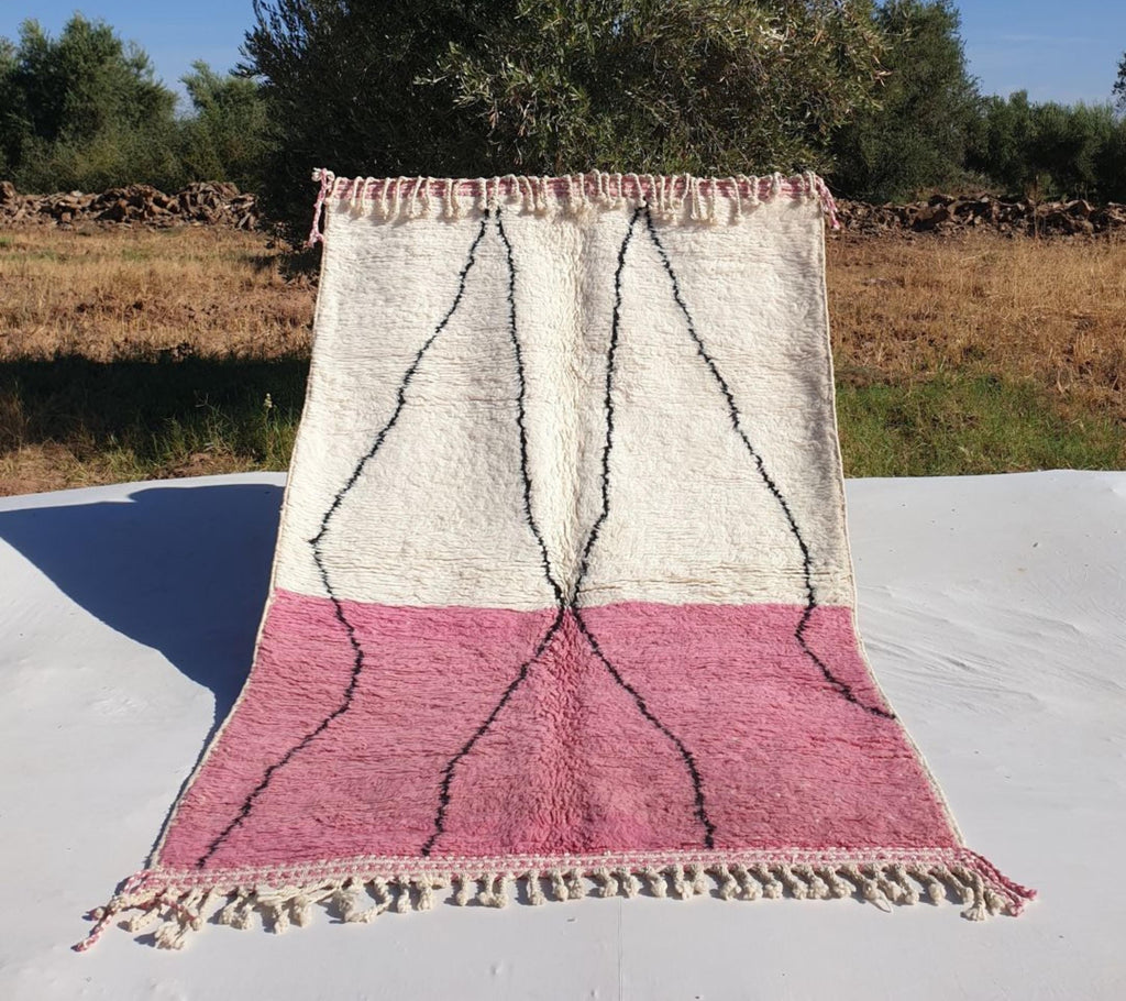 Handmade Wool Berber Rug: Moroccan Shag Style