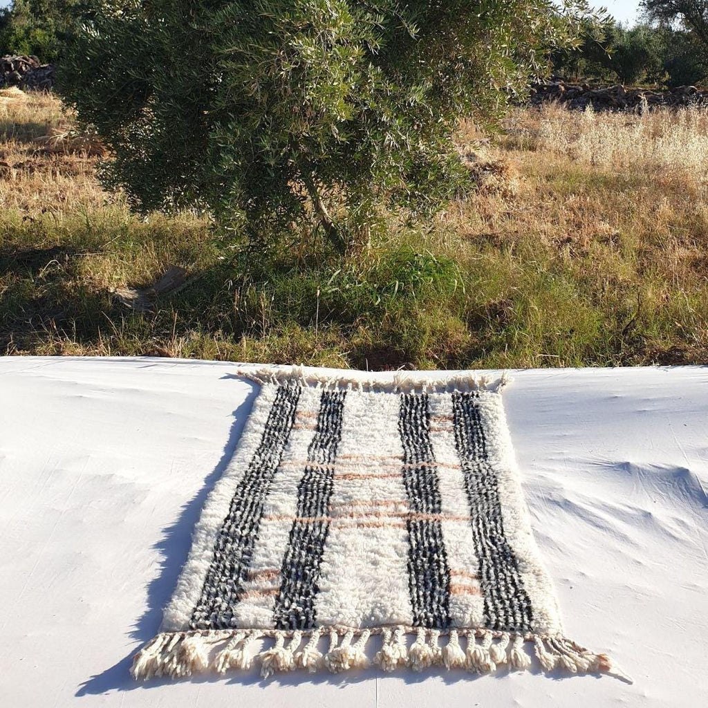 Handmade Beni Ourain Wool Rug: Neutral Berber Tribal Design
