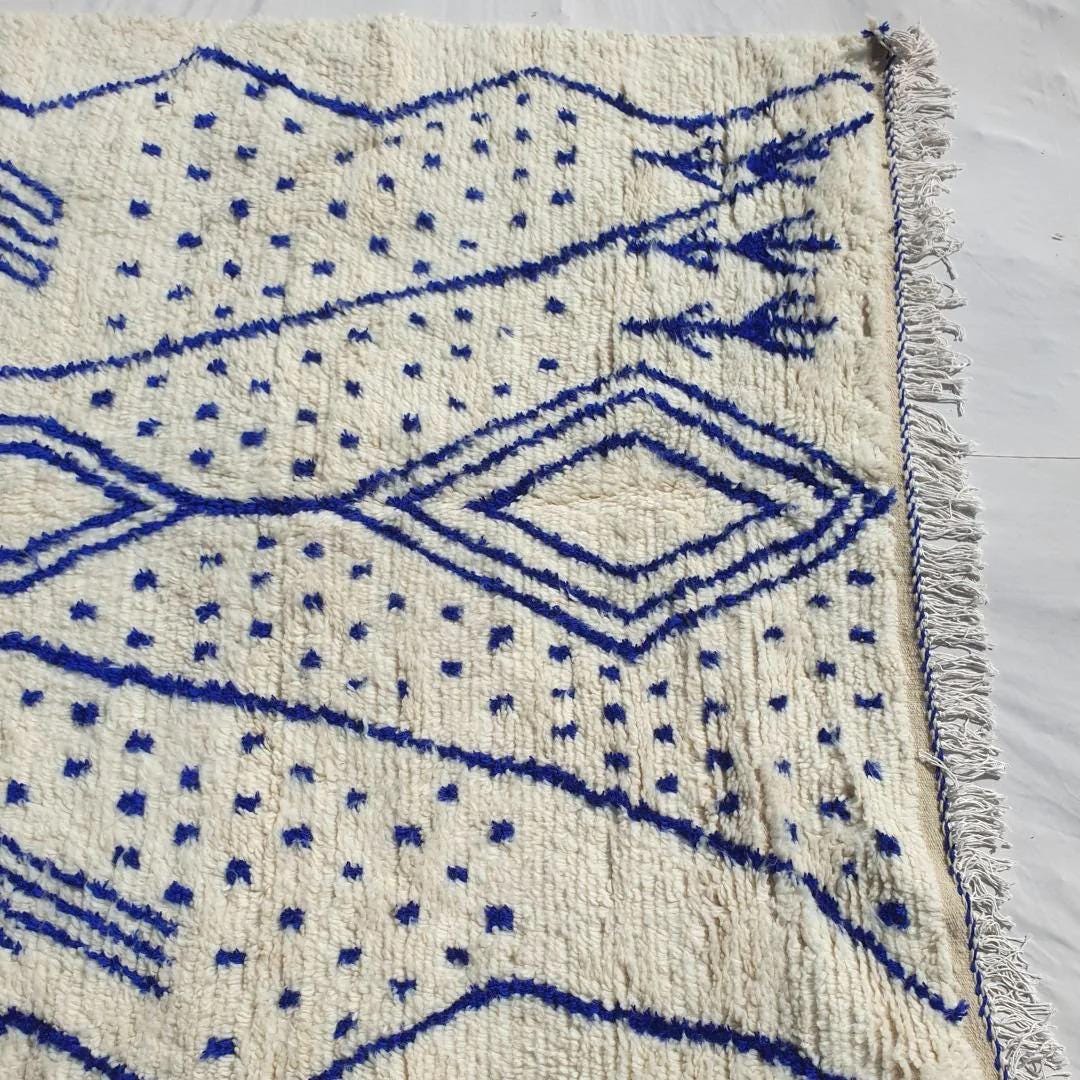 Handmade Wool Berber Rug: Moroccan Beni Ourain Shag Rug