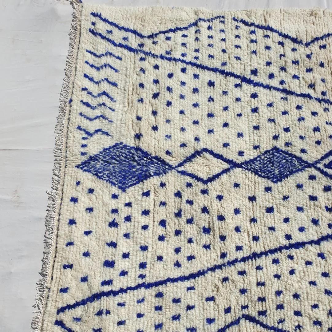 Handmade Wool Berber Rug: Moroccan Beni Ourain Shag Rug