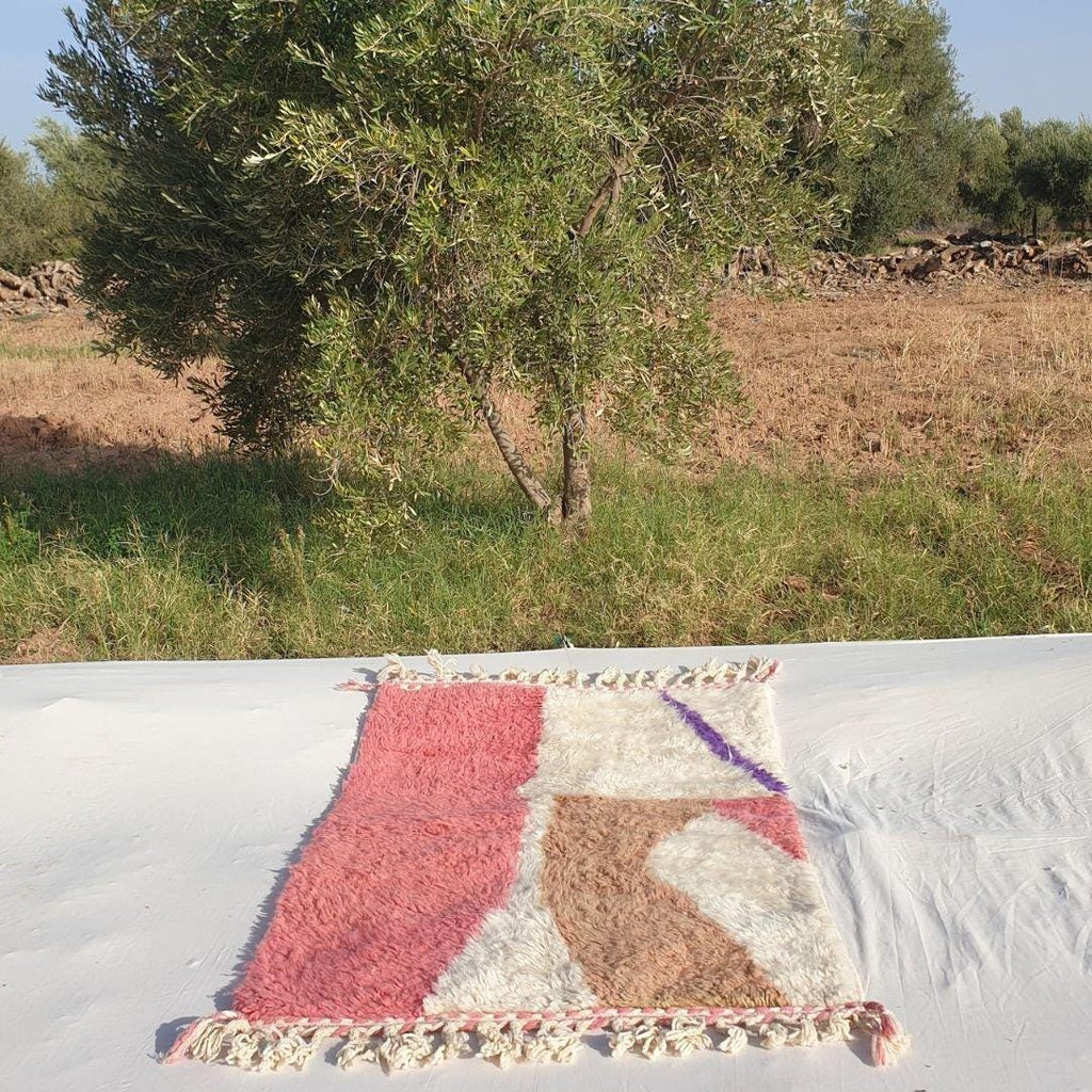 Handmade Shaggy Beni Ourain Wool Rug: Authentic Berber Style