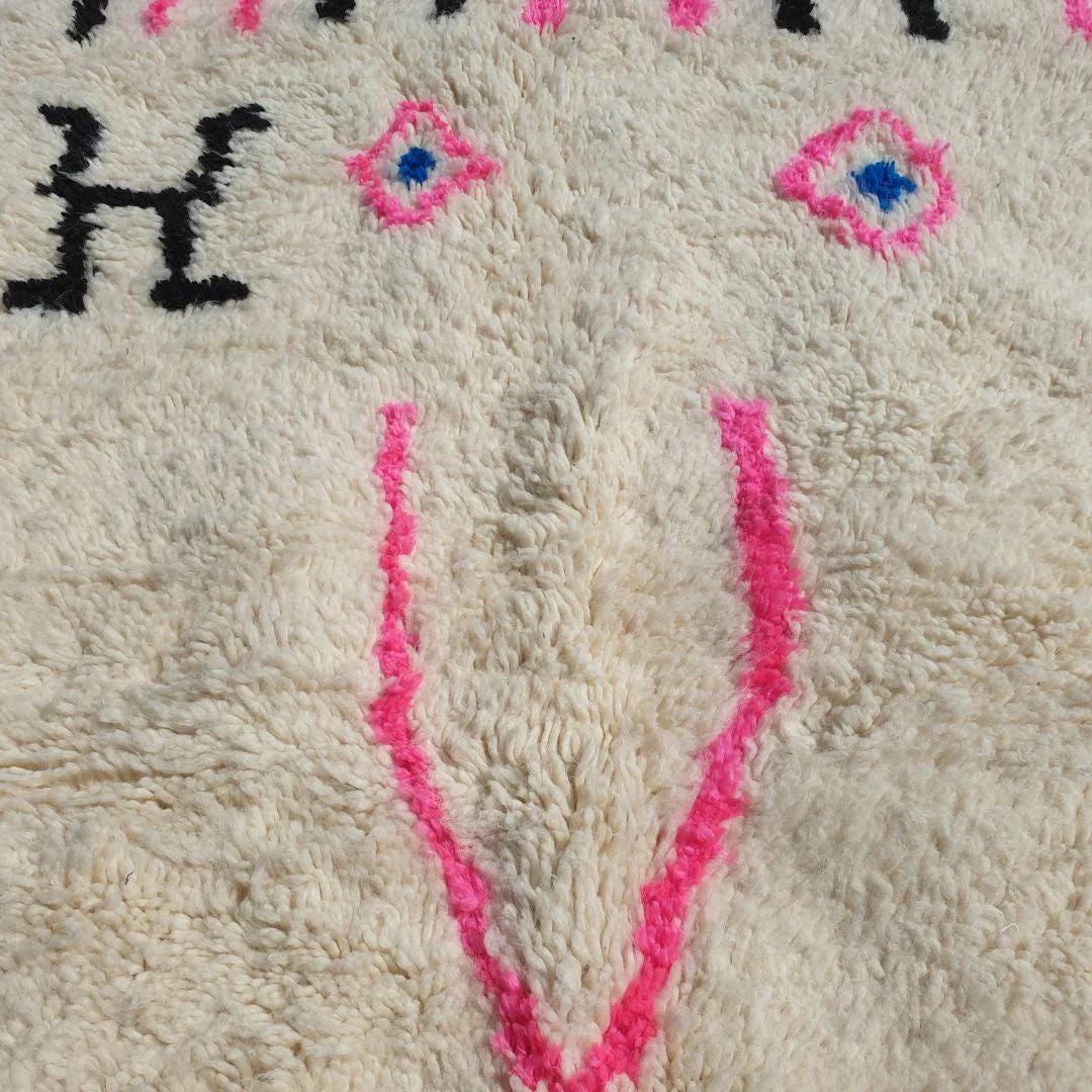 Handmade Wool Moroccan Rug: Beni Ourain Style Shag Carpet