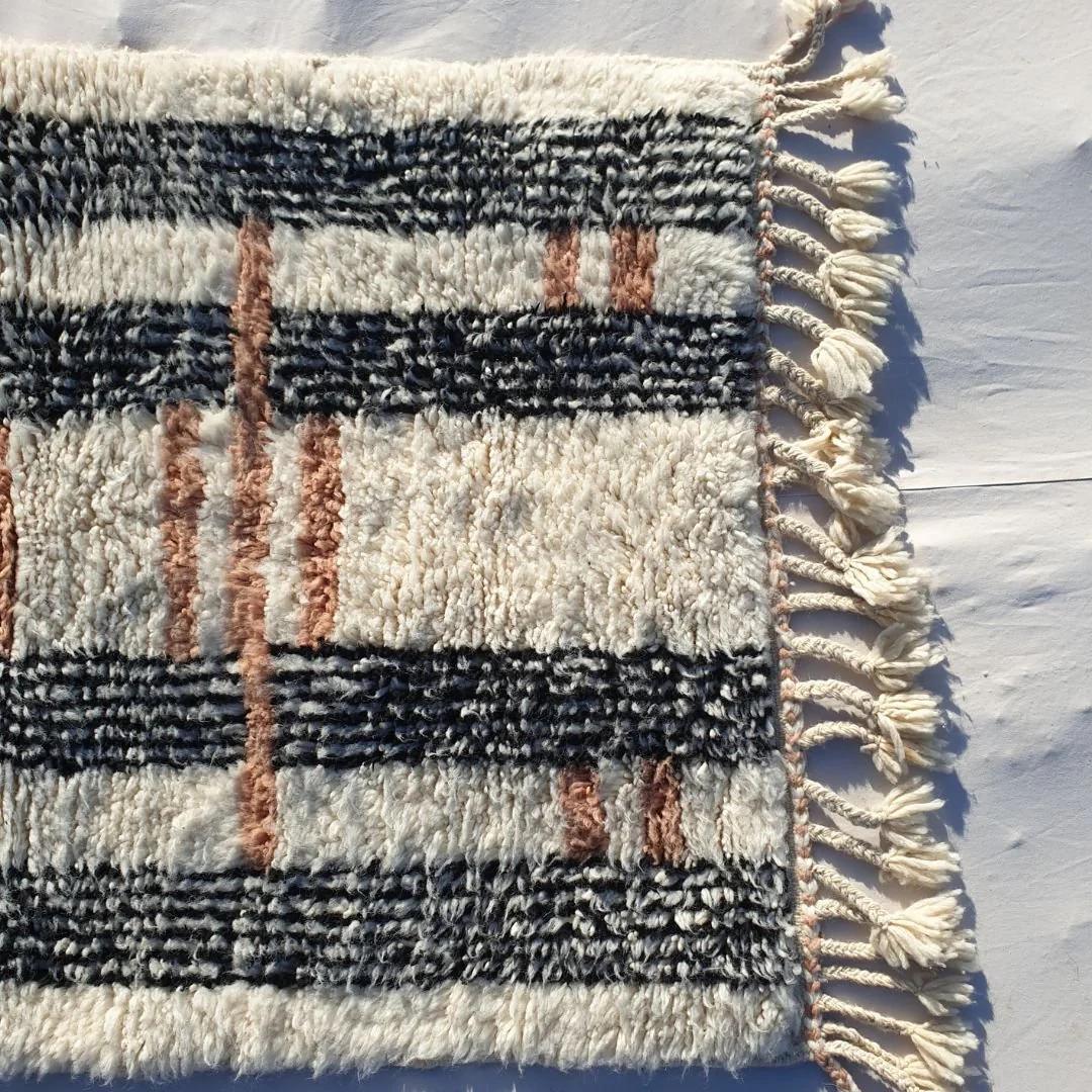 Handmade Beni Ourain Wool Rug: Neutral Berber Tribal Design