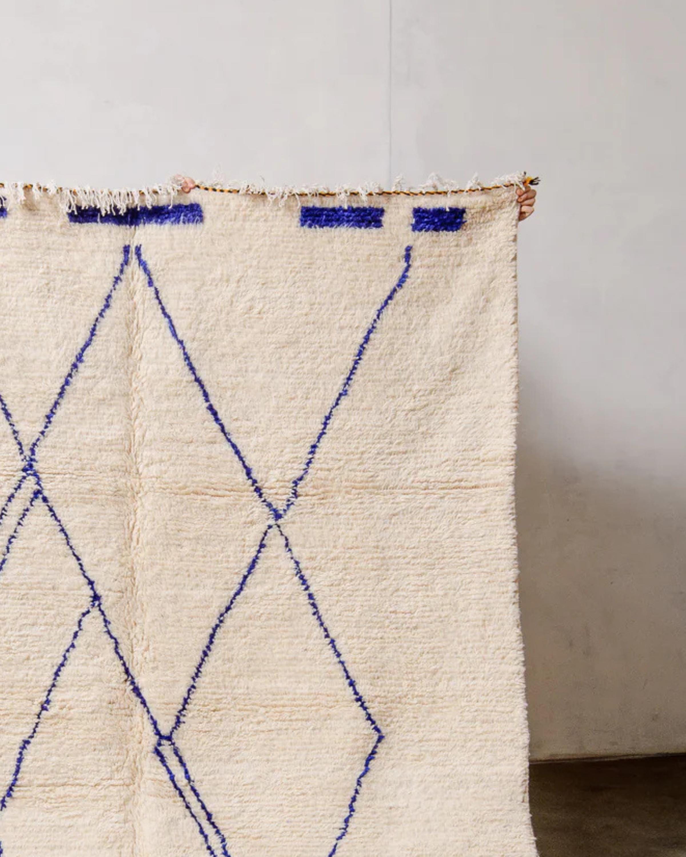 Handwoven Moroccan Shag Rug: Plush Bohemian Living Room Decor