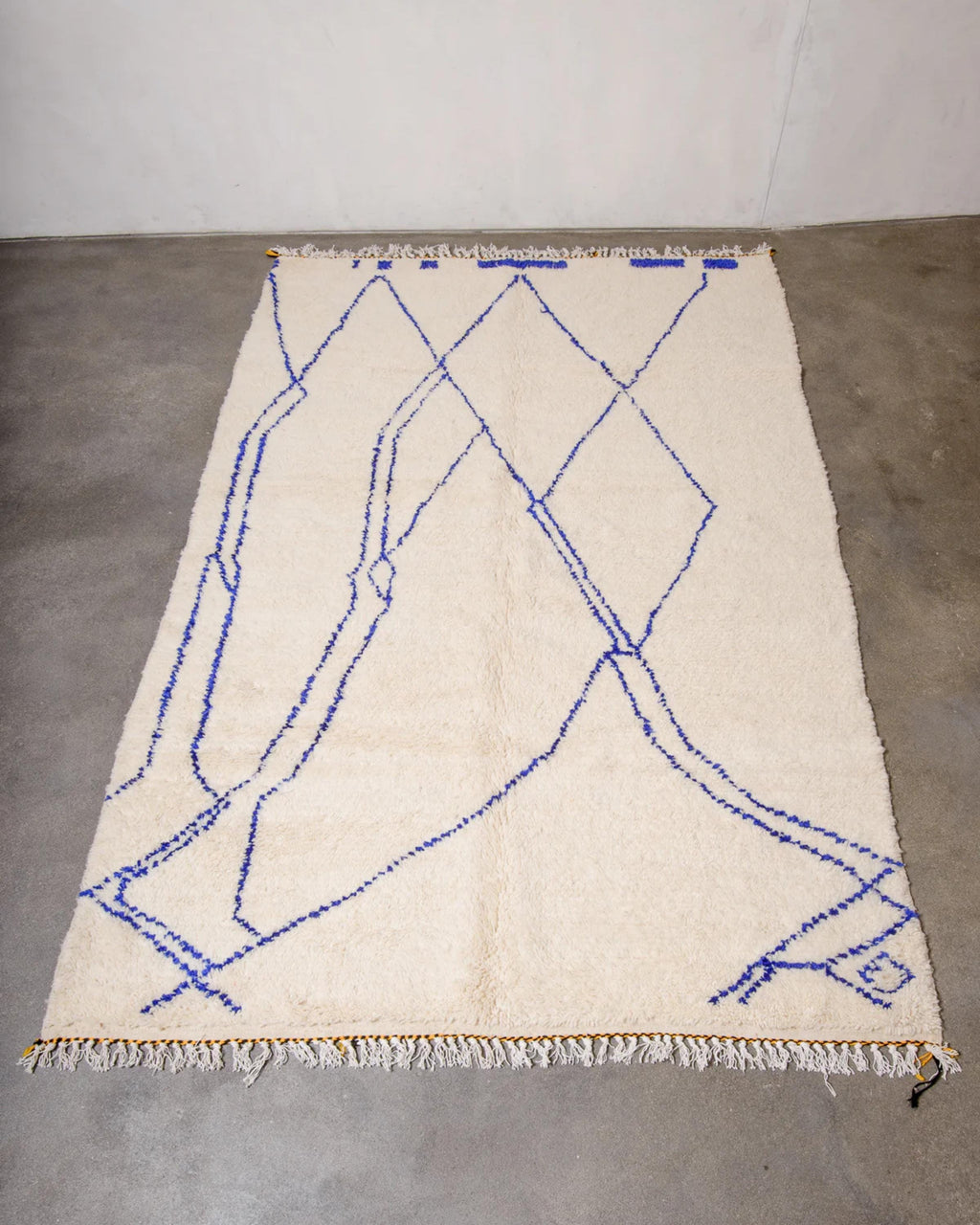 Handwoven Moroccan Shag Rug: Plush Bohemian Living Room Decor