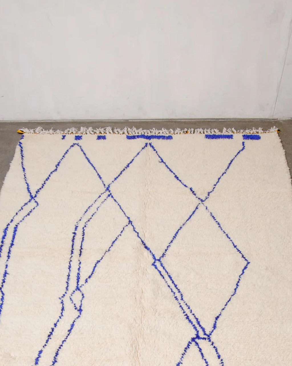 Handwoven Moroccan Shag Rug: Plush Bohemian Living Room Decor