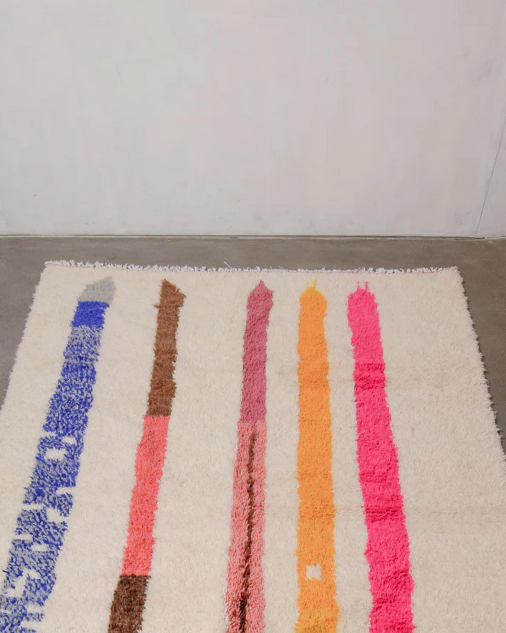 Handmade Wool Moroccan Rug: Shaggy Berber Tribal Rug