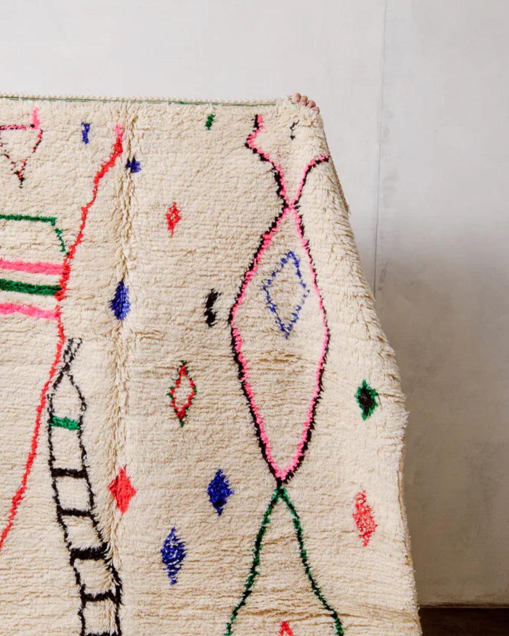 Handmade White and Pink Berber Rug: Moroccan Wool Boujaad Carpet