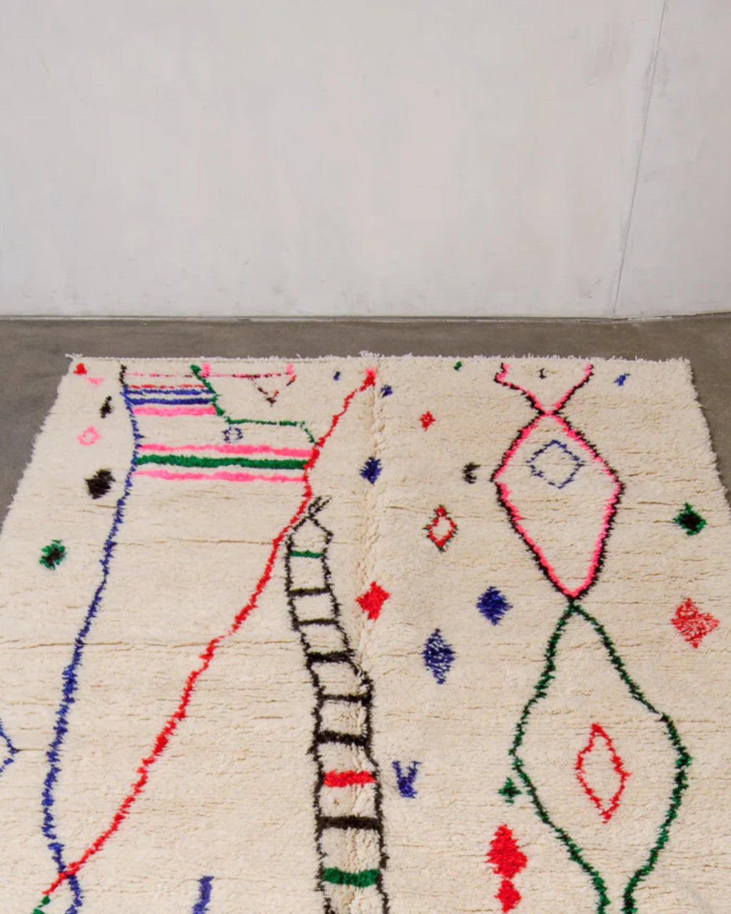 Handmade White and Pink Berber Rug: Moroccan Wool Boujaad Carpet