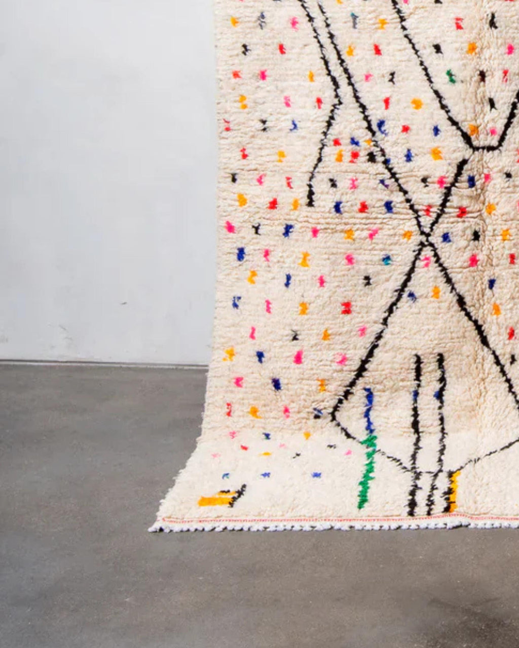 Handwoven Azilal Argyle Rug: Moroccan Sheepskin & Jute Extra Large Carpet