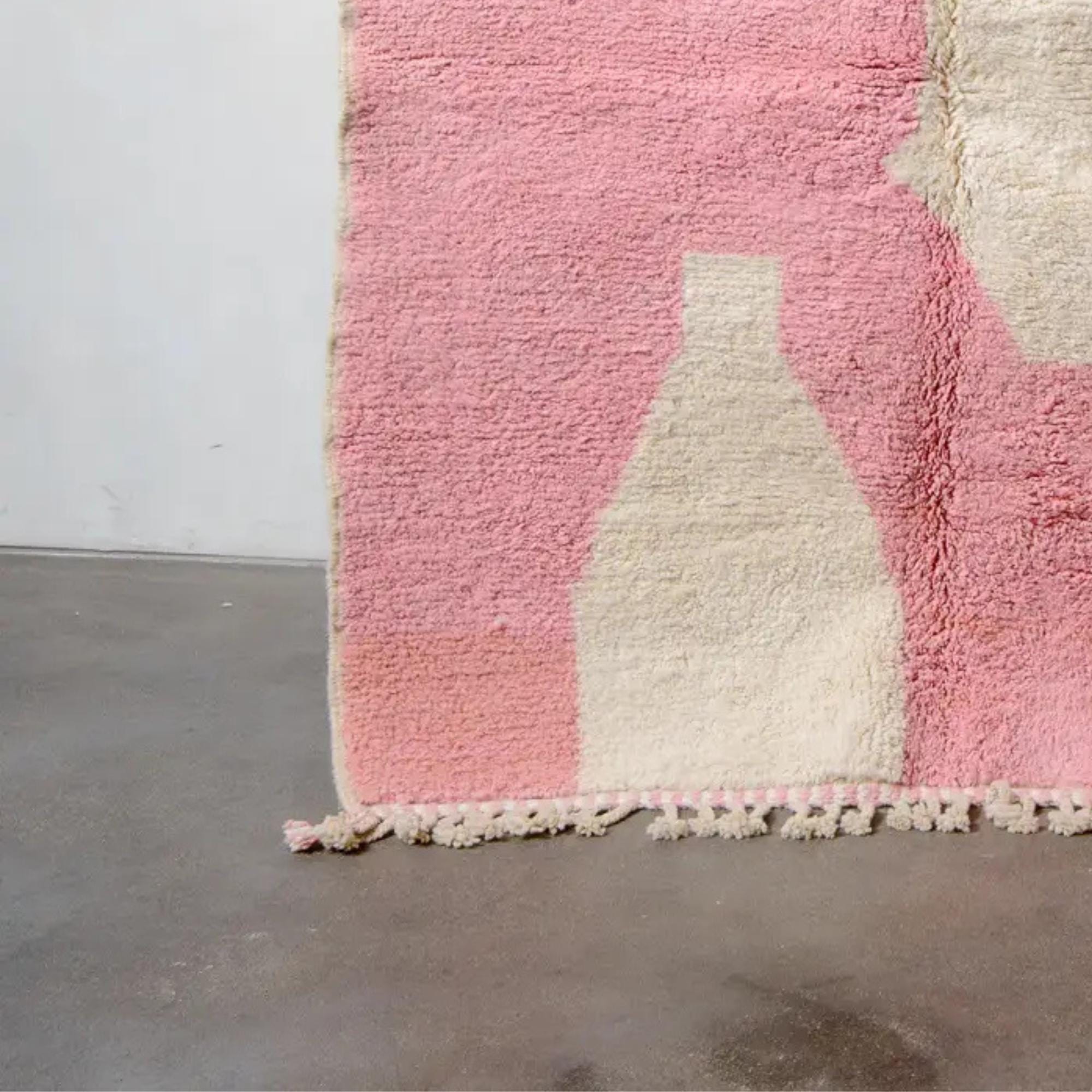 Handmade Pink Argyle Moroccan Rug: Berber Wool Beni Ourain Carpet