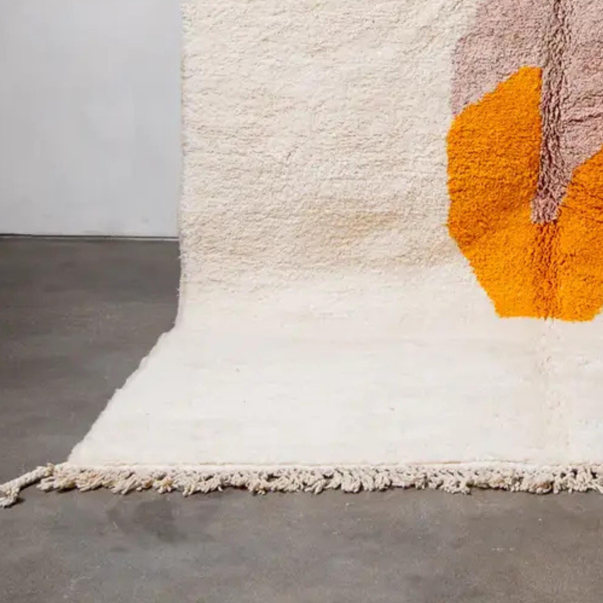 Handmade Wool Beni Ourain Rug: Bohemian White Moroccan Carpet