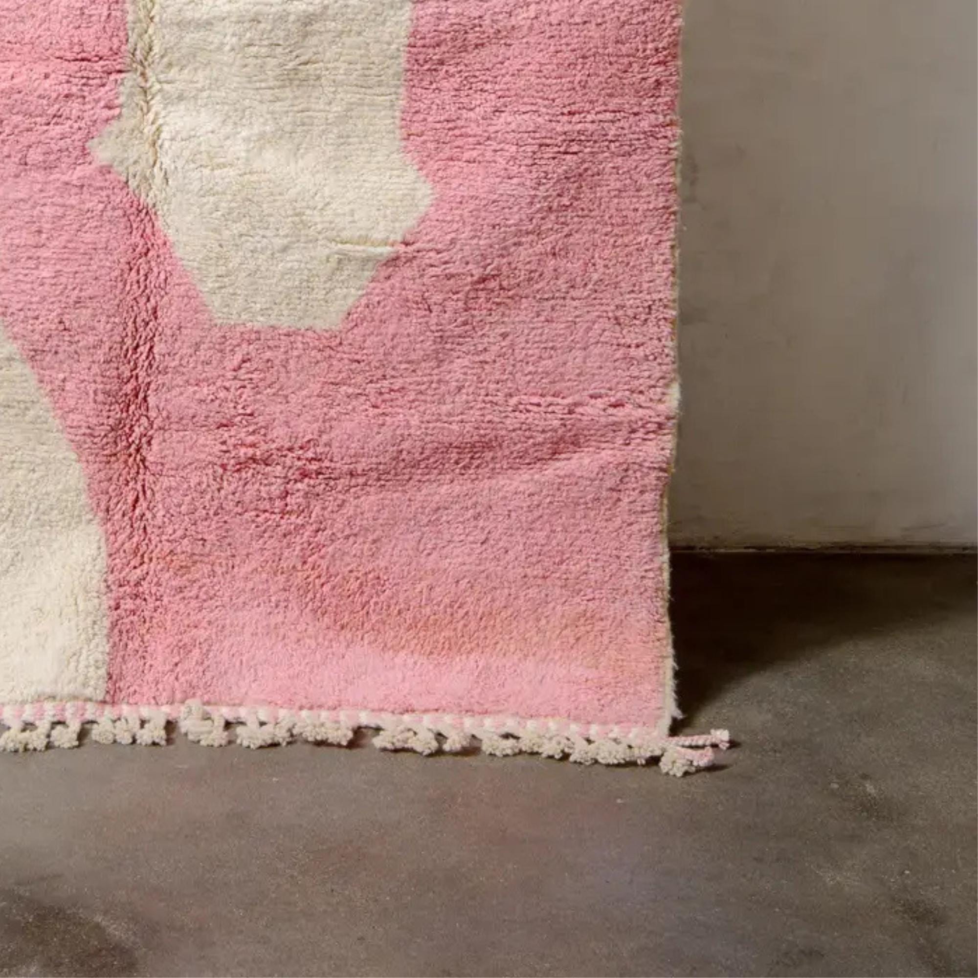 Handmade Pink Argyle Moroccan Rug: Berber Wool Beni Ourain Carpet