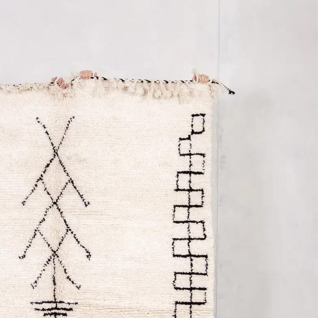 Handmade white Moroccan Rug: Berber Wool Design, Boho Decor rug