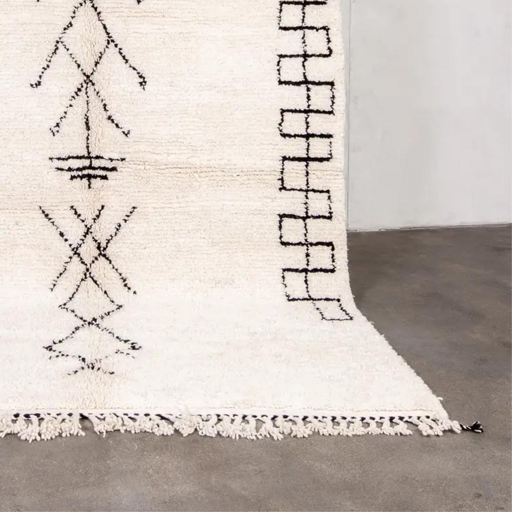 Handmade white Moroccan Rug: Berber Wool Design, Boho Decor rug