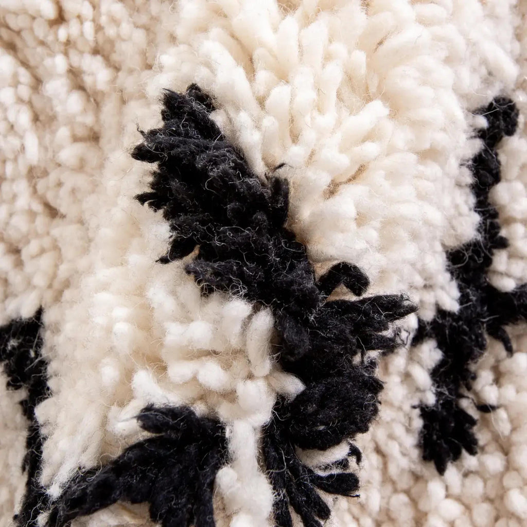 Handmade white Moroccan Rug: Berber Wool Design, Boho Decor rug