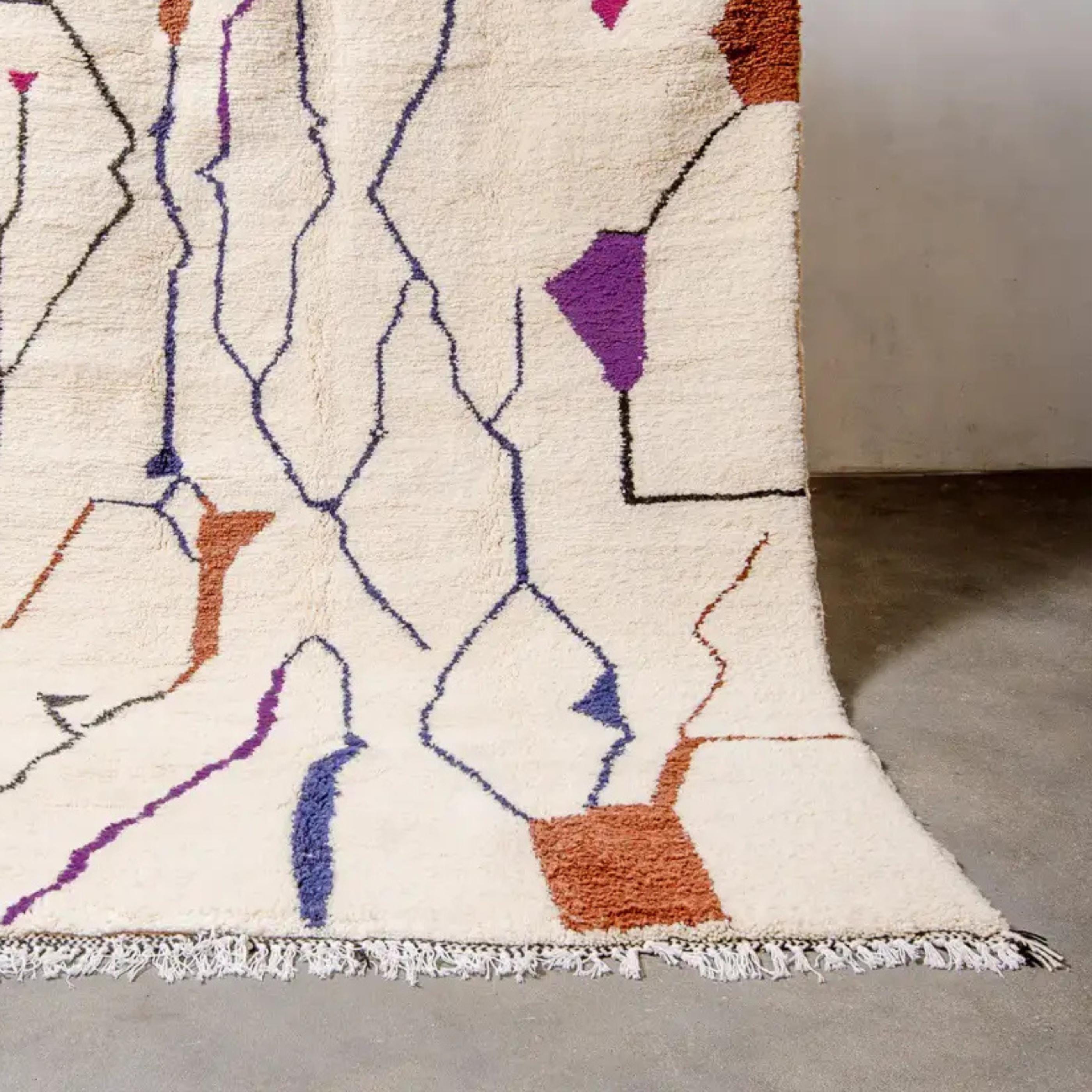 Handmade Beni ourain Moroccan Rug: Creamy Wool Moroccan Style