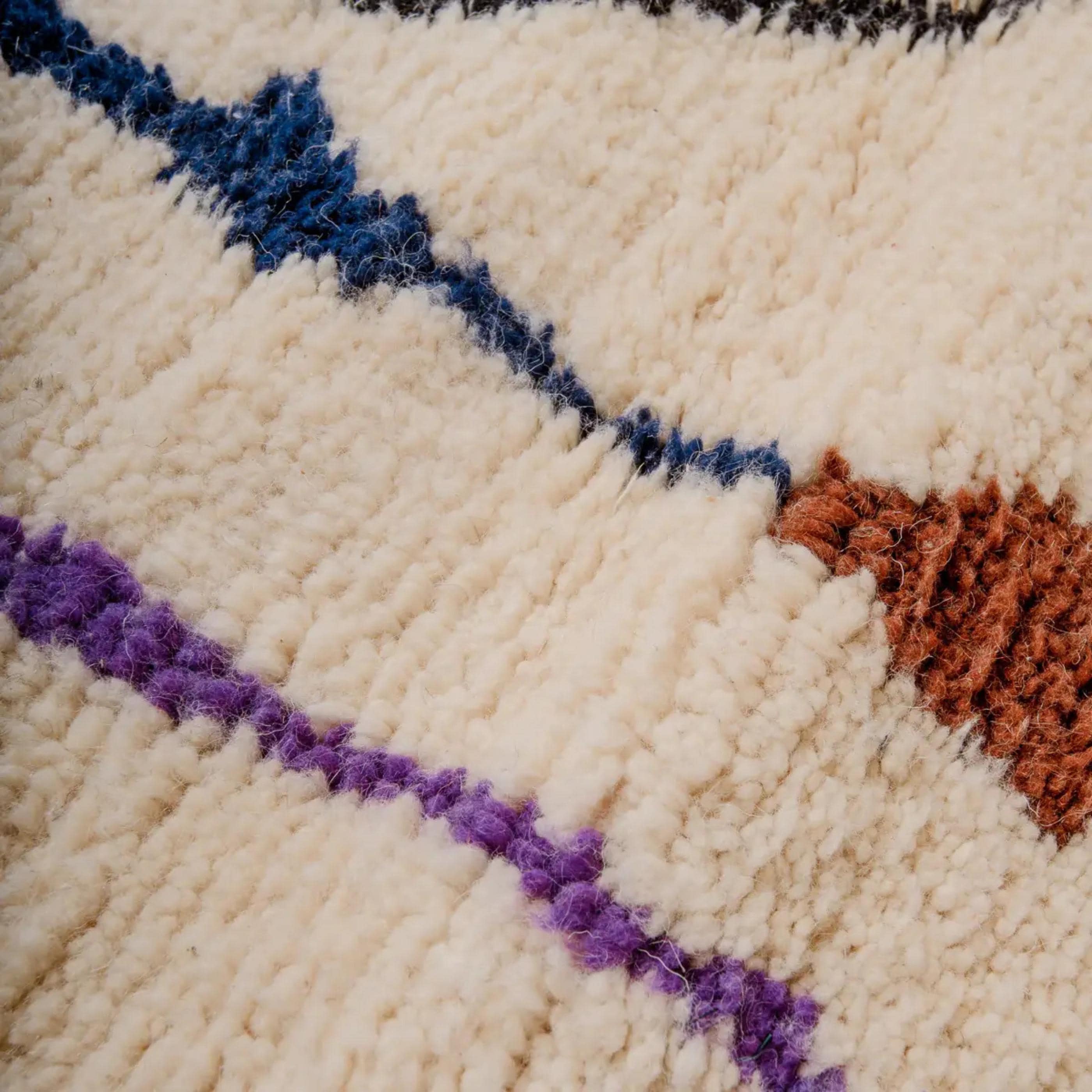 Handmade Beni ourain Moroccan Rug: Creamy Wool Moroccan Style