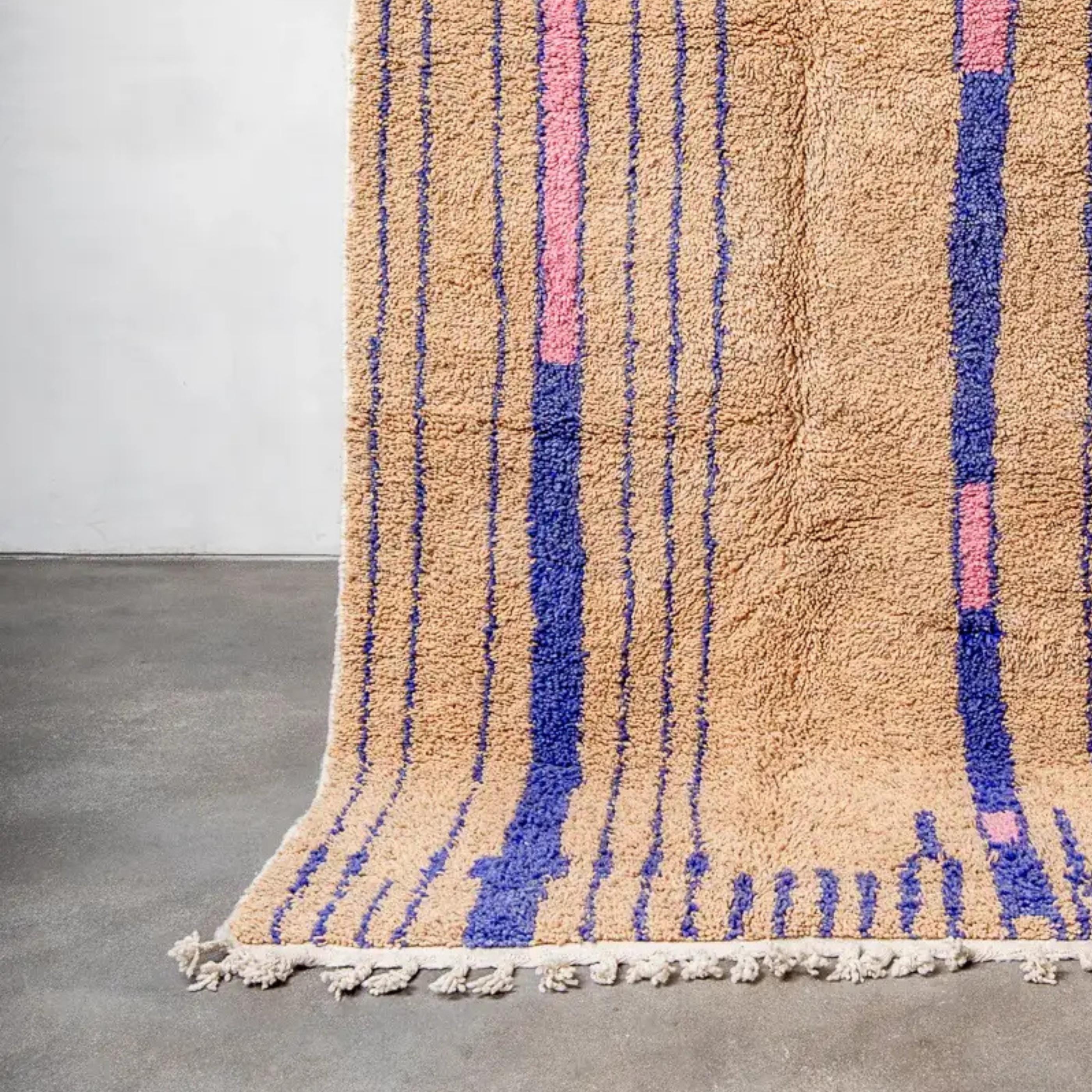 Handmade brown Moroccan Rug: Berber kilim Wool Rug