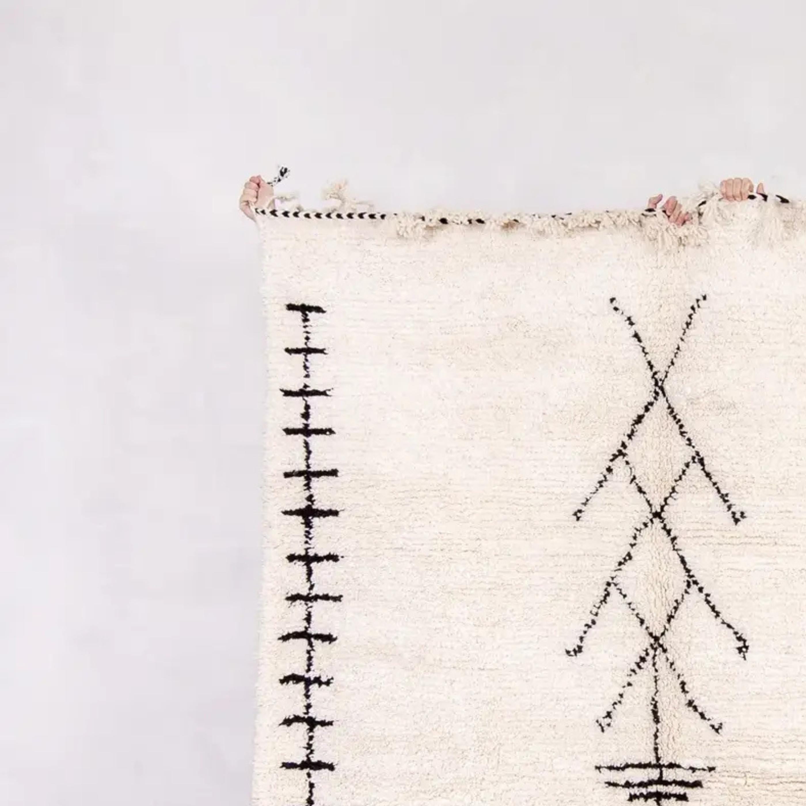 Handmade white Moroccan Rug: Berber Wool Design, Boho Decor rug