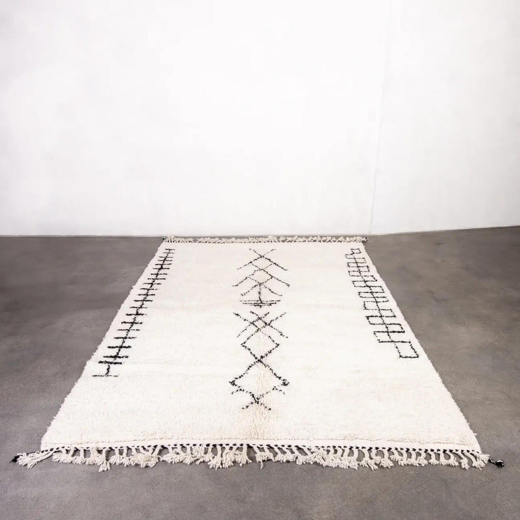 Handmade white Moroccan Rug: Berber Wool Design, Boho Decor rug