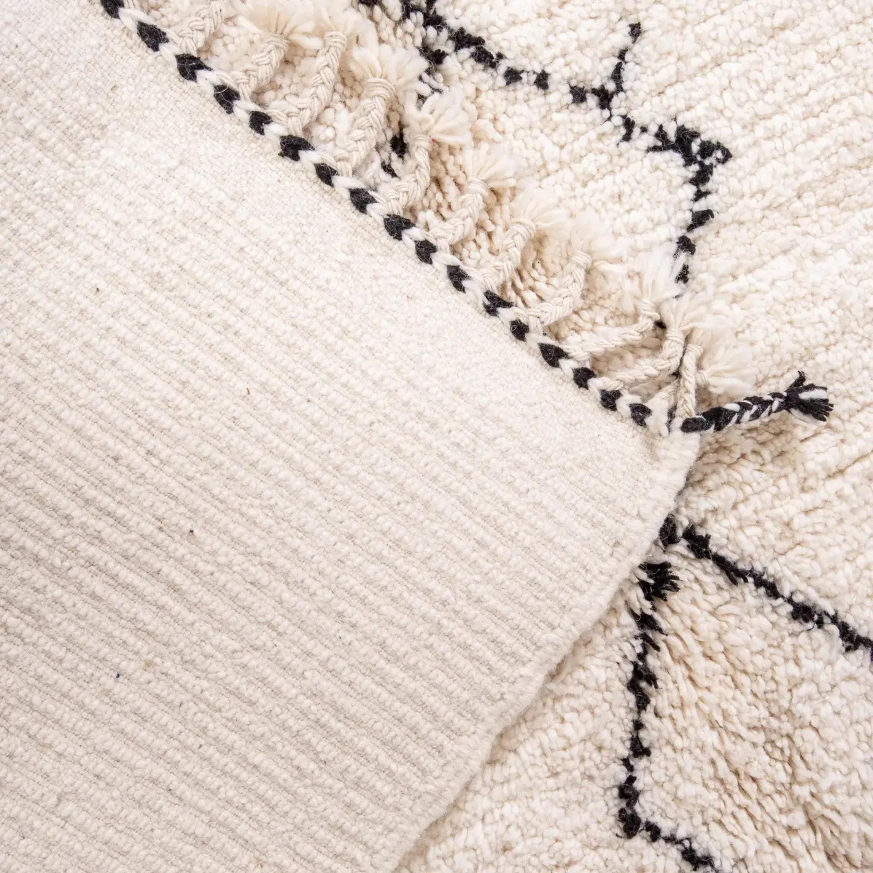 Handmade white Moroccan Rug: Berber Wool Design, Boho Decor rug